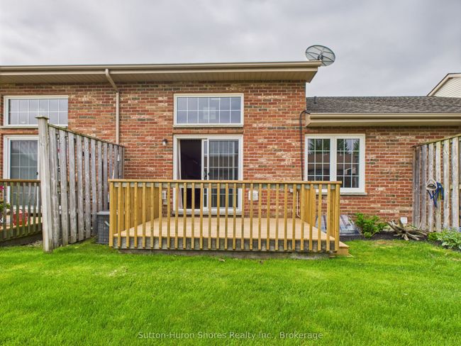 489 Andrew St, Condo with 2 bedrooms, 2 bathrooms and 2 parking in Port Elgin ON | Image 20