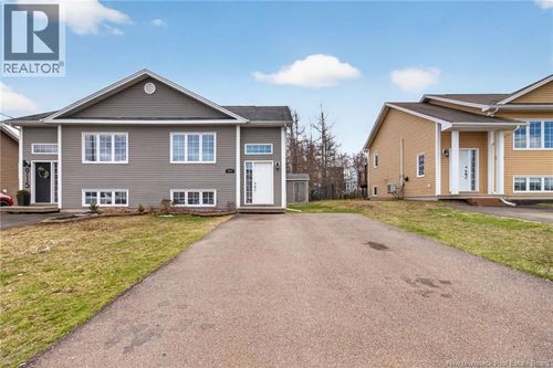913 Bernard St, Dieppe, NB, E1A4A6 | Card Image