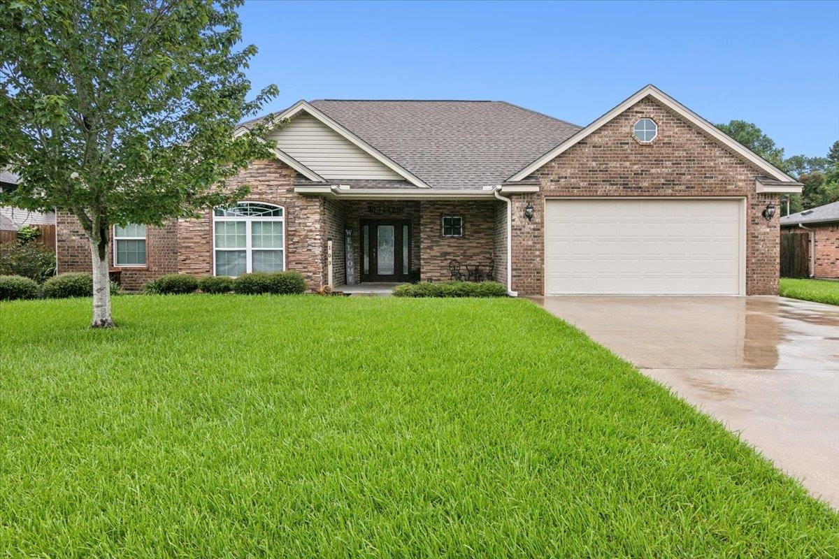 Holly Grove St, Bridge City, TX 77611