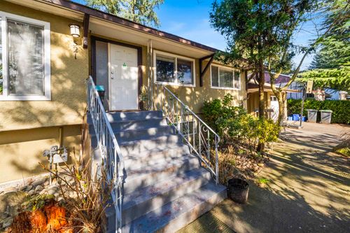 521 Brookmere Ave, Coquitlam, BC, V3J1W8 | Card Image