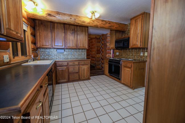 5 Black Bear Rd, House other with 5 bedrooms, 2 bathrooms and null parking in Pinedale WY | Image 15