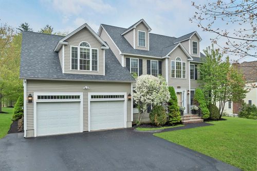 6 Hancock Rd, Windham, NH, 03087-1200 | Card Image