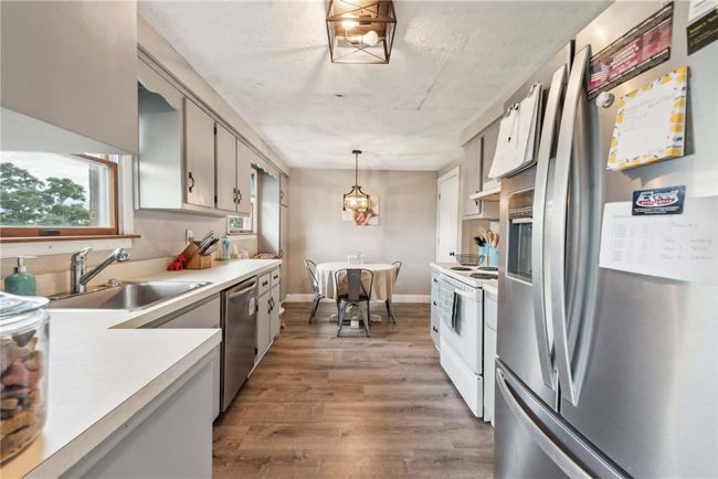 1515 Barry Dr, House other with 4 bedrooms, 3 bathrooms and 1 parking in Irwin PA | Image 11