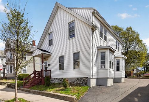 11 Clinton St, Everett, MA, 02149-4623 | Card Image
