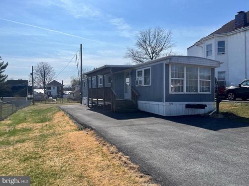 17813 Sherman Ave, HAGERSTOWN, MD, 21740-7067 | Card Image