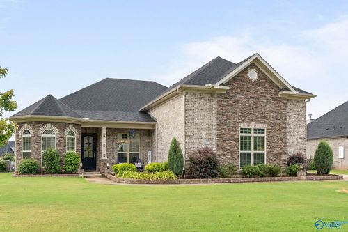 8207 Nantucket Cir, Owens Cross Roads, AL, 35763-7024 | Card Image