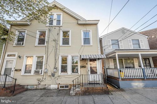 811 Anderson St, Trenton, NJ, 08611-1137 | Card Image