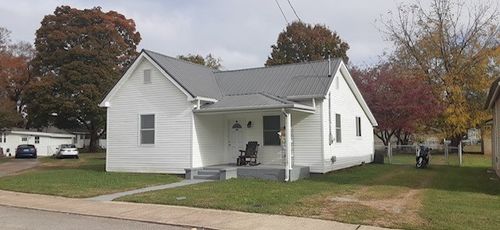 104 Hodges St N, Cowan, TN, 37318-3216 | Card Image