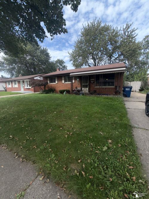 30744 Birchwood St, Westland, MI, 48186-5055 | Card Image
