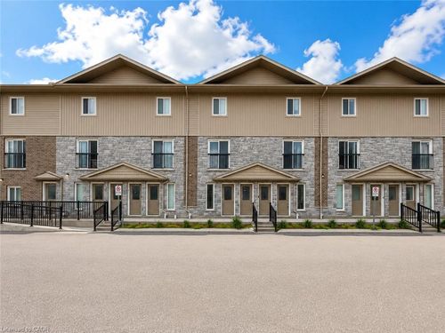7-122 Courtland Ave E, Kitchener, ON, N2G0B8 | Card Image
