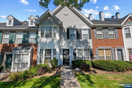 1066 Chedworth Cir, Mahwah, NJ, 07430-1301 | Card Image
