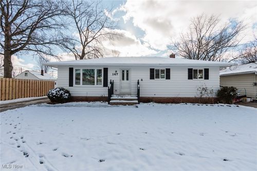 147 Best St, Berea, OH, 44017-2609 | Card Image