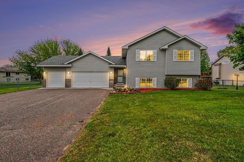 7385 385th St, North Branch, MN, 55056-5987 | Card Image