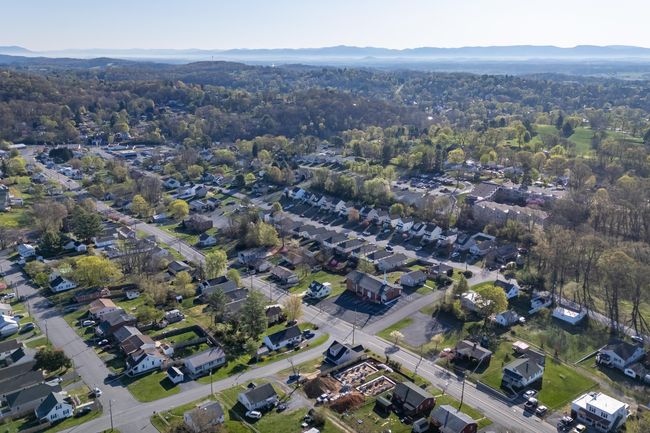 422 Grubert Ave, House other with 3 bedrooms, 2 bathrooms and null parking in STAUNTON VA | Image 64