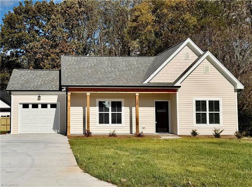 316 W Lee Ave, Yadkinville, NC, 27055-7670 | Card Image