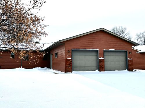 2710 Railroad Cir, ABERDEEN, SD, 57401-5347 | Card Image