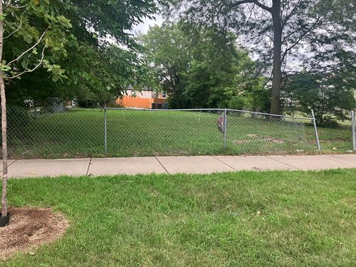 7925 S Coles Ave, Chicago, IL, 60617-1624 | Card Image