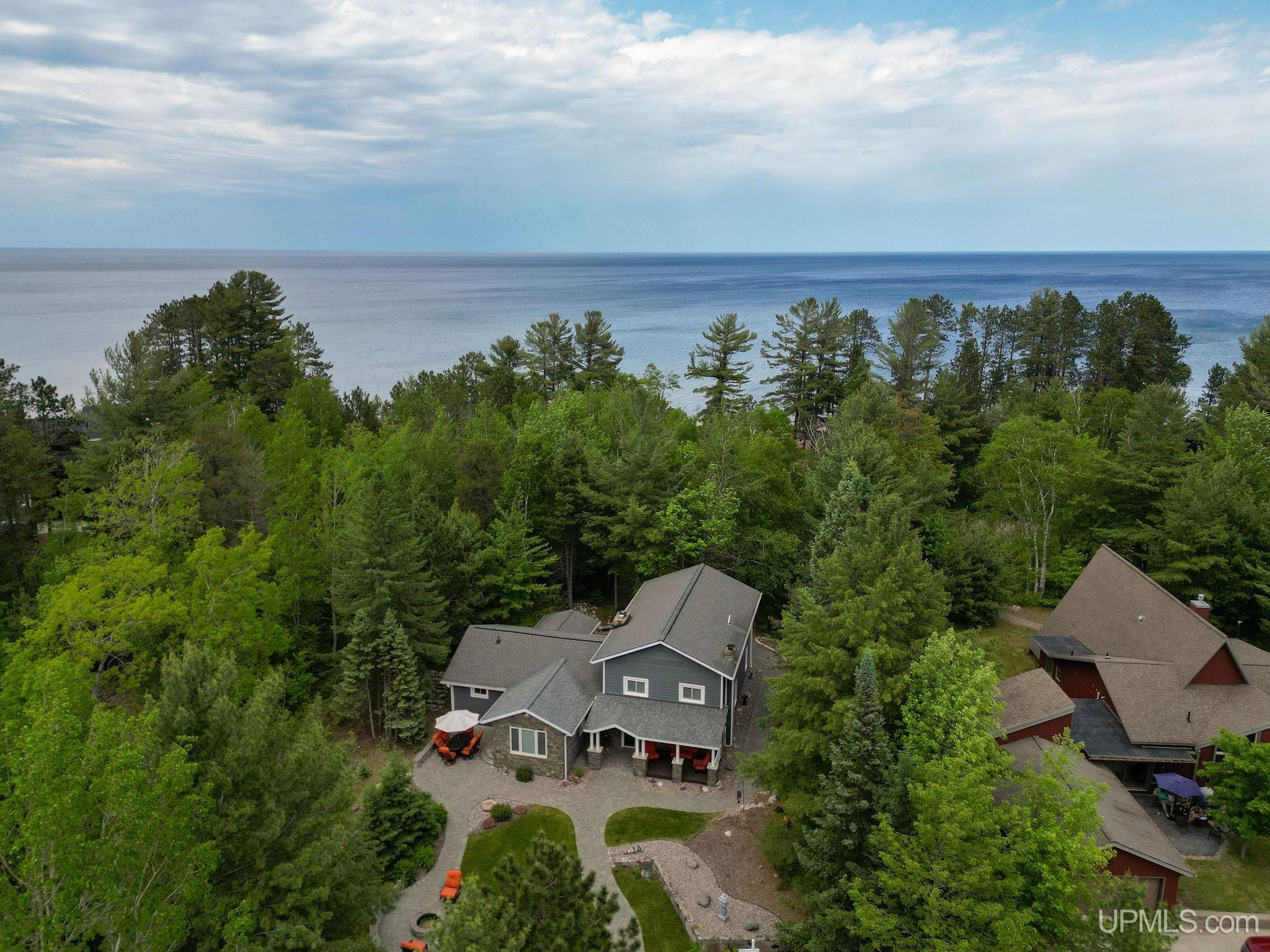 Lakewood Ln, Marquette, MI 49855