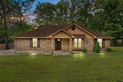 527 Woodbend Dr, Kilgore, TX, 75662-7733 | Card Image