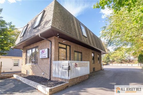 85 Foyer St, Edison, NJ, 08817-5131 | Card Image