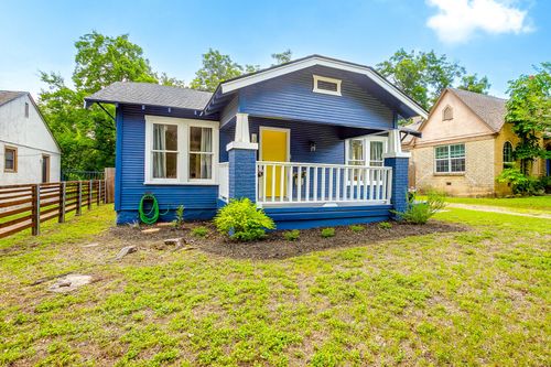 3221 8th Ave, Fort Worth, TX, 76110-3808 | Card Image