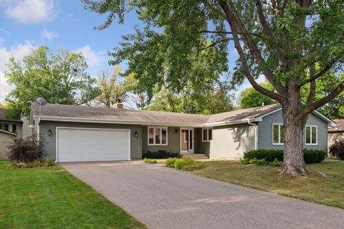 11205 52nd Avenue N, Plymouth, MN, 55442 | Card Image