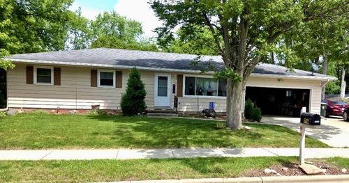 716 Thomas Dr, Sun Prairie, WI, 53590-2352 | Card Image