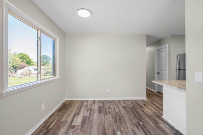 upper unit 2 bedroom | Image 5