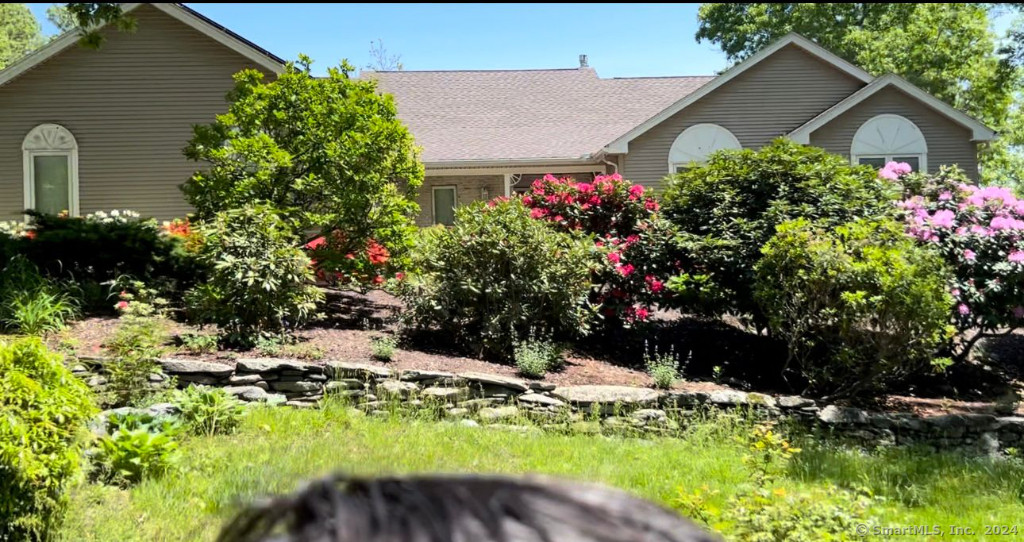 Glendale Rd, Hampden, MA 01036