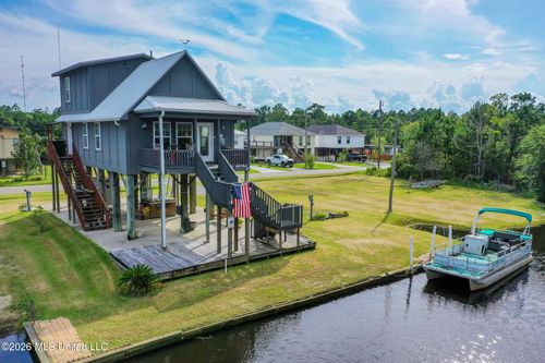4180 1st Ave, Bay Saint Louis, MS, 39520-7401 | Card Image