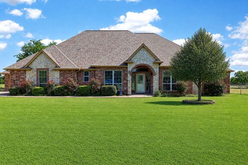 1035 Highland Rd, Cleburne, TX, 76033-8616 | Card Image