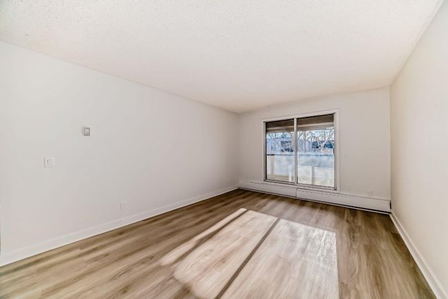 305 - 1712 38 Street Se, Home with 2 bedrooms, 1 bathrooms and 1 parking in Calgary AB | Image 8