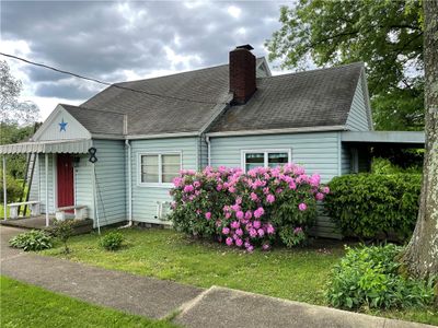 173 W Pennsylvania Ave, House other with 3 bedrooms, 1 bathrooms and 1 parking in New Stanton PA | Image 1