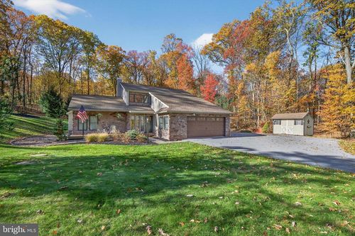 605 Laurel Ridge Rd, REINHOLDS, PA, 17569-8701 | Card Image