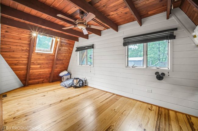 8660 W 130 Th St, House other with 3 bedrooms, 2 bathrooms and 2 parking in Palos Park IL | Image 14