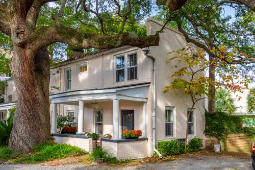 e-55 Hasell St, Charleston, SC, 29401-1640 | Card Image