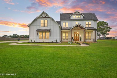 100 Viaulet Rd, Youngsville, LA, 70592-6155 | Card Image