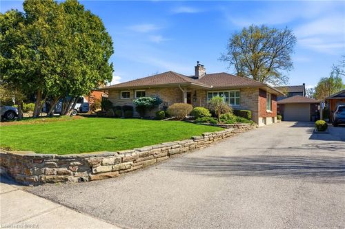 38 Franklin St, Brantford, ON, N3R1T1 | Card Image