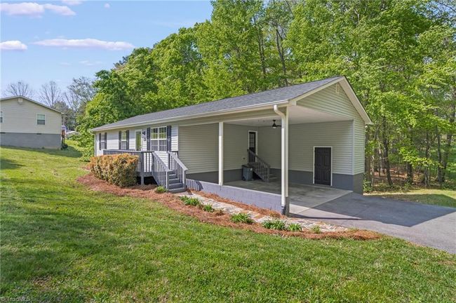 1567 Pineland Dr, House other with 3 bedrooms, 2 bathrooms and null parking in Kernersville NC | Image 4