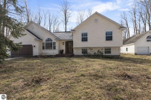 9685 Woodys Run, Traverse City, MI, 49684-7909 | Card Image