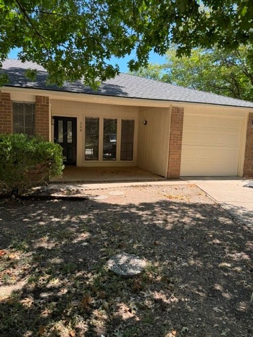 309 West Ct, Glenn Heights, TX, 75154-8561 | Card Image