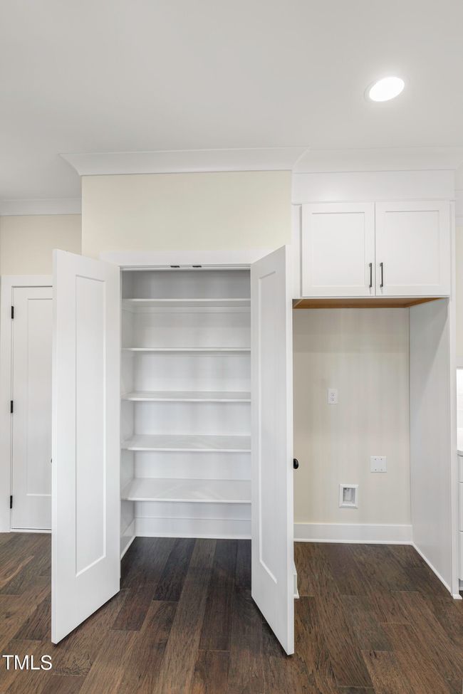 Wimb pantry end unit | Image 7