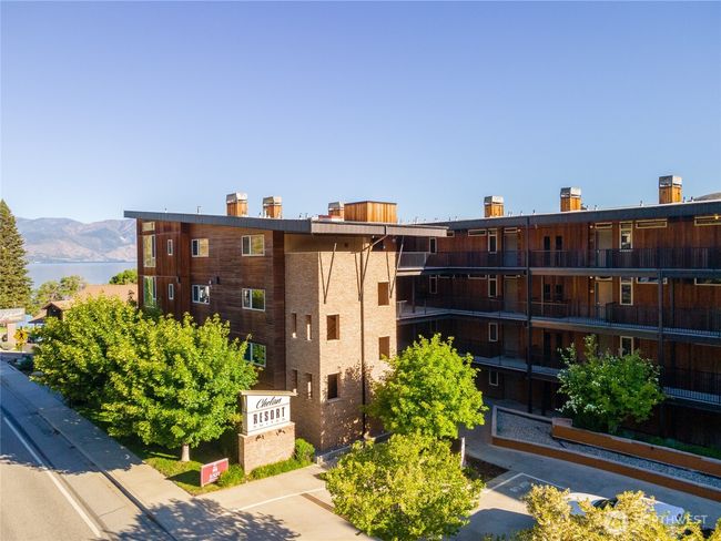 Life is good at the lake! If you’re looking for world-class outdoor recreation, boating, and unbelievable beauty, our Lake Chelan Resort Suites have it all! | Image 29