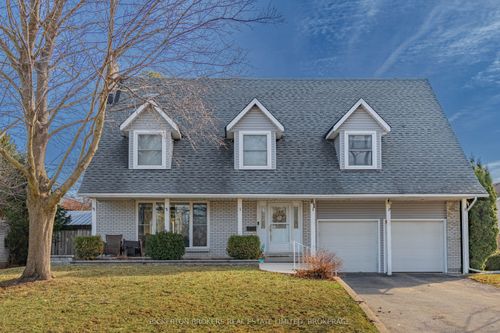 81 1st Ave, Brockville, ON, K6V3B1 | Card Image