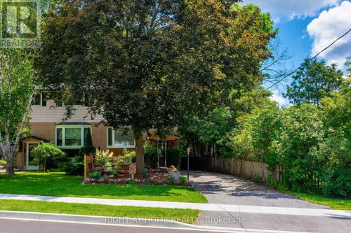 55 Hillview Drive, Newmarket (Bristol-London), ON, L3Y4H8 | Card Image