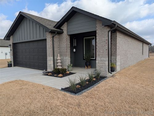 1100 N Arapahoe Ave, Chouteau, OK, 74337-5008 | Card Image