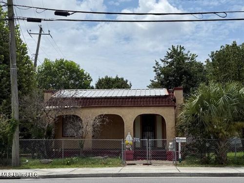 867 Division St, Biloxi, MS, 39530-2014 | Card Image