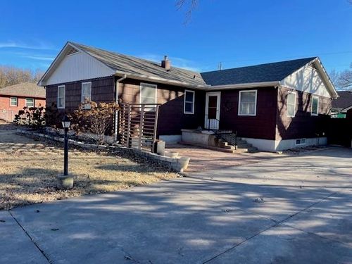 1505 W 7th St, Newton, KS, 67114-1605 | Card Image