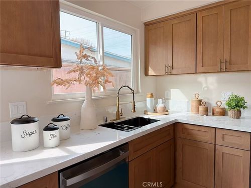 1042 Vineland Ave, La Puente, CA, 91746-1216 | Card Image