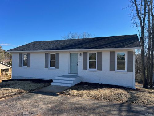 3567 Wards Rd, Altavista, VA, 24517-4040 | Card Image